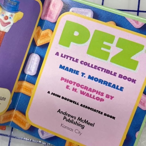 Pez bundle. dispensers hallmark book lot Easter bunny Santa honey bee snowman - Picture 6 of 8